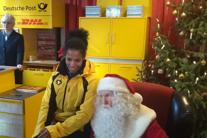Eröffnung der Weihnachtspostfiliale in Himmelpfort 2018 mit Ehrengast Bob-Olympiasiegerin Mariama Jamanka | (c) Iris Wessolowski Stadt Fürstenberg/Havel